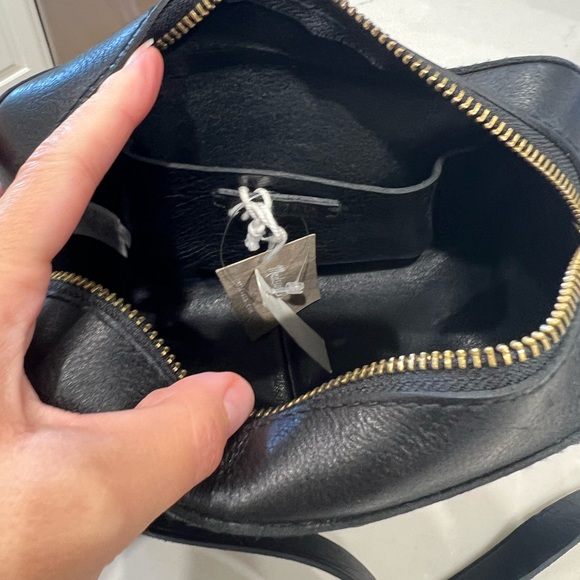 Madewell Black Crossbody Bag with Gold Details NWT - Picture 2 of 3